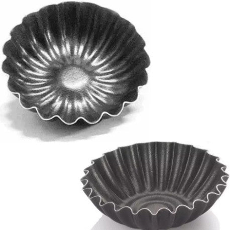 DAISY SHAPED DESSERT MOULD WITH RAISED BOTTOM